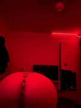 Snapshot of Paige-124 chatting on 18, 12, 2025 Paige-124 online show from 18, 12, 2025