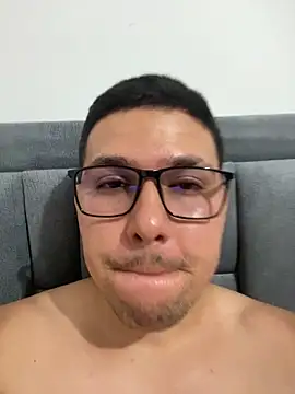 Snapshot of juanjr-1995- chatting on 15, 12, 2025 juanjr-1995- online show from 15, 12, 2025