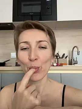 Sensual Flower online show from 13, 2, 2026