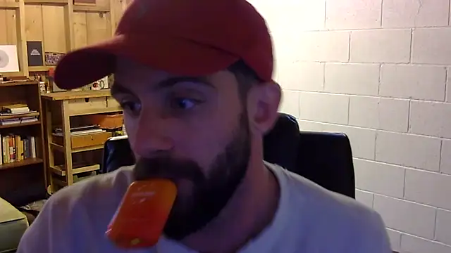 Snapshot of TenFifty1050 chatting on 15, 12, 2025 TenFifty1050 online show from 15, 12, 2025