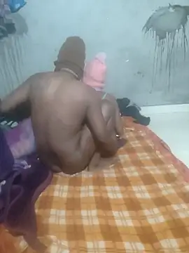 Snapshot of desiupcouple chatting on 6, 1, 2026 desiupcouple online show from 6, 1, 2026