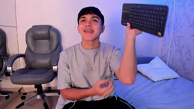  TaylorBlack online show from 19, 2, 2026