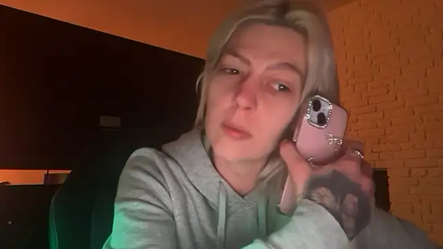 Snapshot of Melina_Diamond chatting on 6, 1, 2026 Melina Diamond online show from 6, 1, 2026