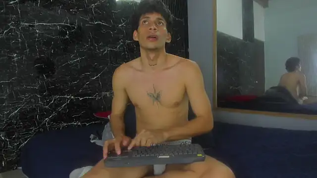 Snapshot of Emer_santos chatting on 6, 1, 2026 Emer santos online show from 6, 1, 2026