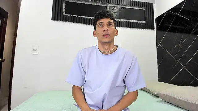 Snapshot of Emer_santos chatting on 13, 2, 2026 Emer santos online show from 13, 2, 2026