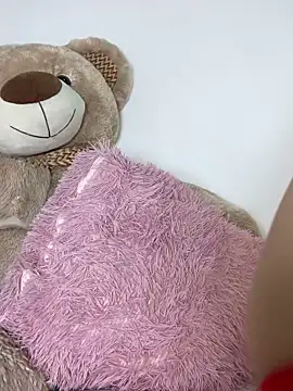 Snapshot of Aleja_oficial chatting on 17, 12, 2025 Aleja oficial online show from 17, 12, 2025