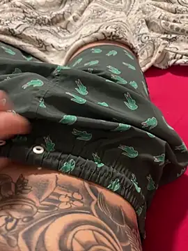 Snapshot of brancotatuad0 chatting on 16, 12, 2025 brancotatuad0 online show from 16, 12, 2025