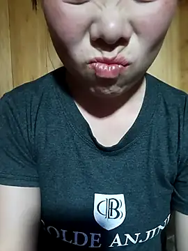 Chloe-ee online show from 6, 2, 2026