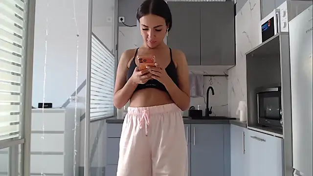 MilaMex online show from 9, 4, 2026