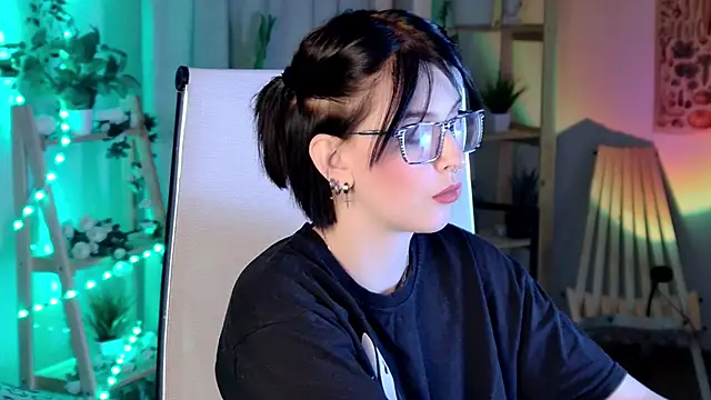 Snapshot of ElenaSomerhalder chatting on 9, 1, 2026 ElenaSomerhalder online show from 9, 1, 2026