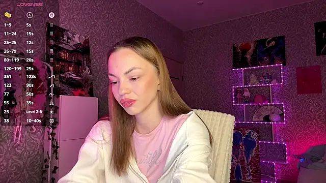 Snapshot of GenevaWhinery chatting on 17, 12, 2025 GenevaWhinery online show from 17, 12, 2025