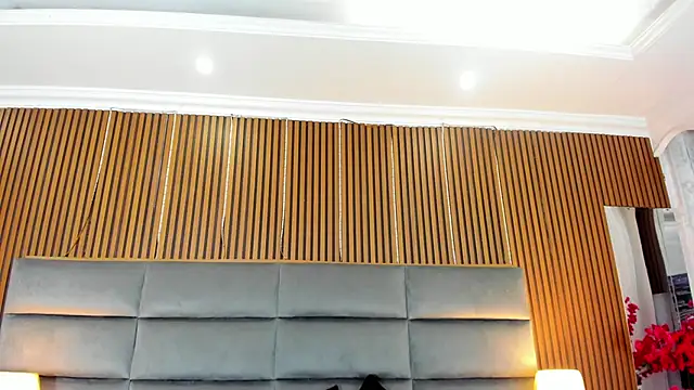 VictoriaKyros online show from 2, 4, 2026