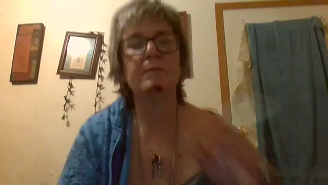 Snapshot of becky1111 chatting on 29, 5, 2026 becky1111 online show from 29, 5, 2026