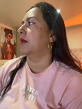 Snapshot of evelyn_harpeery chatting on 15, 7, 2026 evelyn harpeery online show from 15, 7, 2026