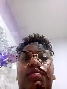 Snapshot of Yohanna_fox chatting on 17, 12, 2025 Yohanna fox online show from 17, 12, 2025