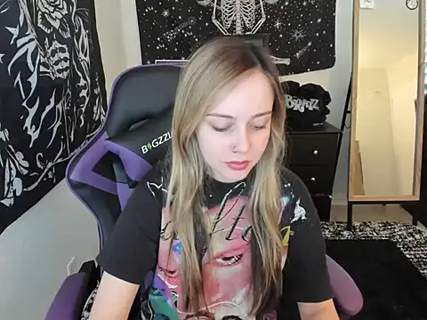 luna lovelyyy online show from 17, 12, 2025