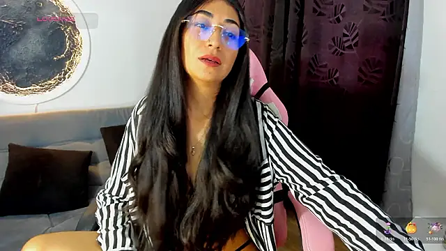 Snapshot of luna_martii chatting on 3, 2, 2026 luna martii online show from 3, 2, 2026