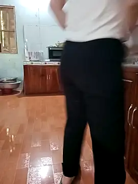 Sweet-Berryy online show from 17, 4, 2026