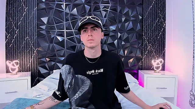 Snapshot of SpaceBoy1 chatting on 28, 2, 2026 SpaceBoy1 online show from 28, 2, 2026