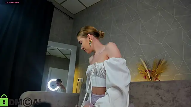 Snapshot of betty_brianna chatting on 14, 1, 2026 betty brianna online show from 14, 1, 2026