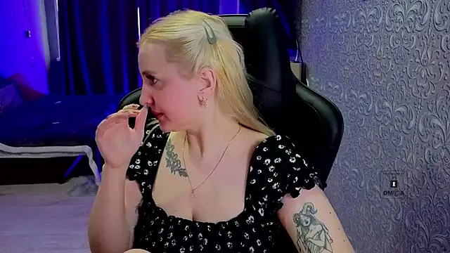 Eva Vibe  online show from 10, 4, 2026