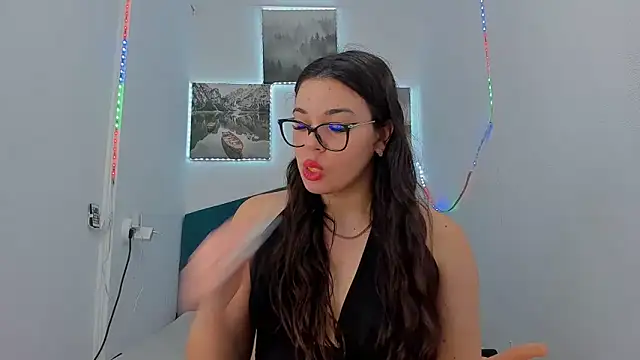 Snapshot of RedAssHottie chatting on 28, 1, 2025 RedAssHottie online show from 28, 1, 2025