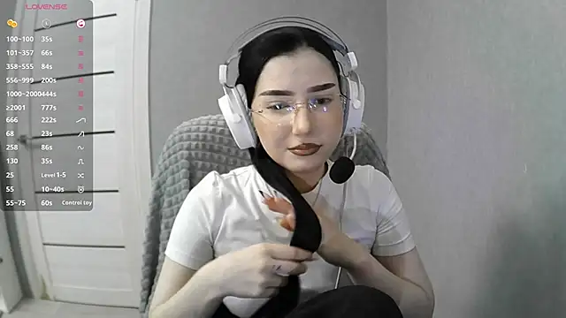 FaviolaHurl online show from 20, 12, 2025