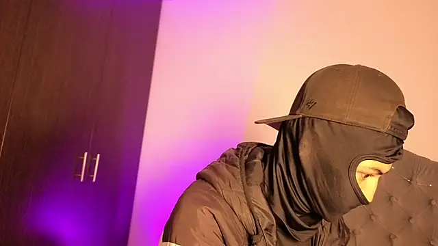 cute emmma online show from 11, 4, 2026