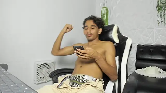 danny hot23  online show from 6, 4, 2026