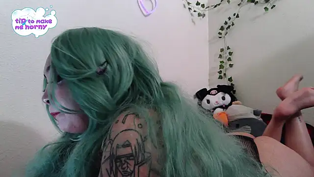 gothkittn  online show from 23, 12, 2025