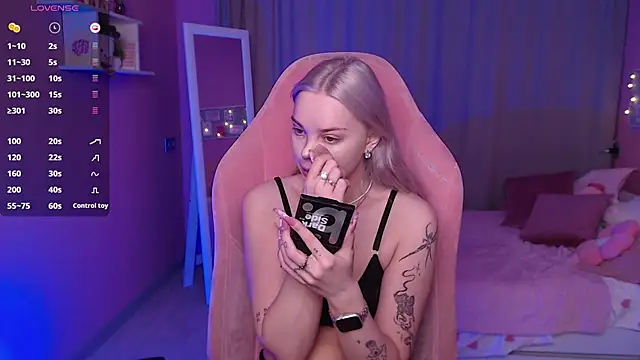 Snapshot of Leslie_Caronn chatting on 1, 3, 2026 Leslie Caronn online show from 1, 3, 2026