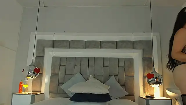 ElenaWatsonn online show from 7, 3, 2026