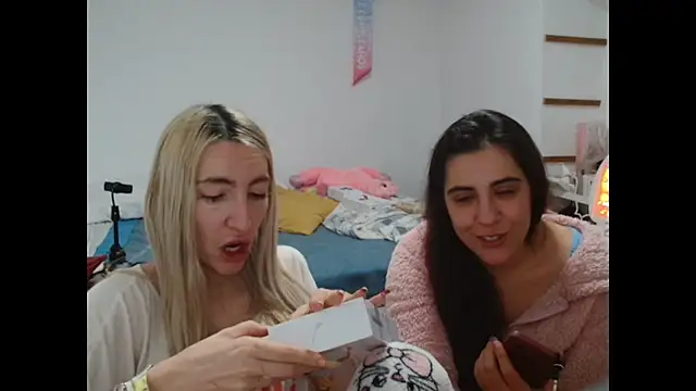 BarbieBlondieGirl online show from 9, 1, 2026