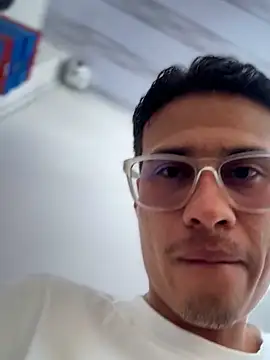 Latin Paisa Boy online show from 15, 3, 2026