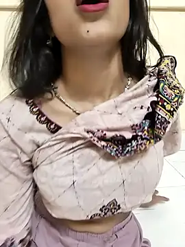 Snapshot of Yours-Zeenat chatting on 24, 4, 2026 Yours-Zeenat online show from 24, 4, 2026