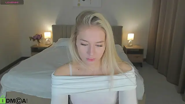 ChloeAlba online show from 13, 1, 2026