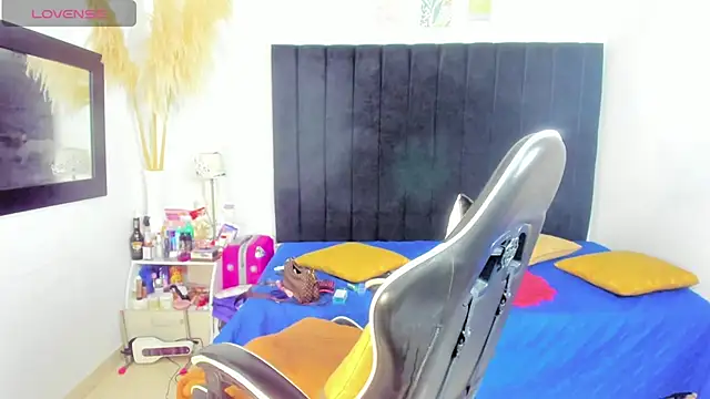 karen adamss online show from 8, 4, 2026