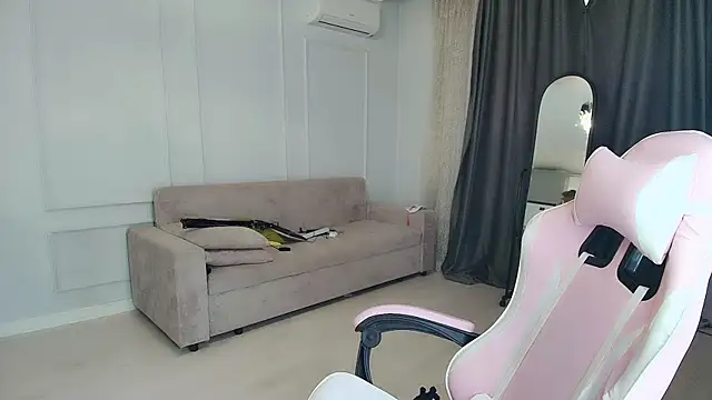 jasmilee online show from 4, 7, 2026