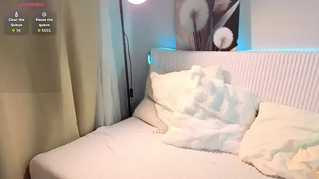 SmolCutie online show from 12, 3, 2026