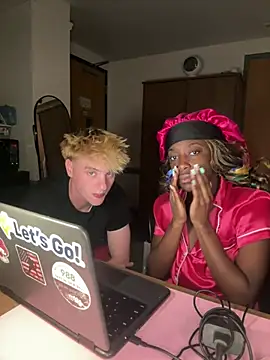 Snapshot of CookiesNcreaming chatting on 25, 3, 2026 CookiesNcreaming online show from 25, 3, 2026