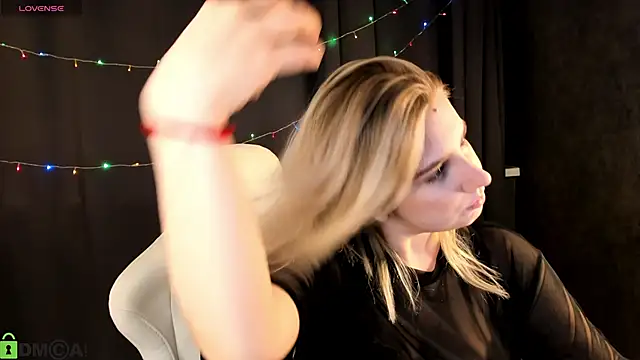 Snapshot of SoftLana chatting on 8, 1, 2026 SoftLana online show from 8, 1, 2026