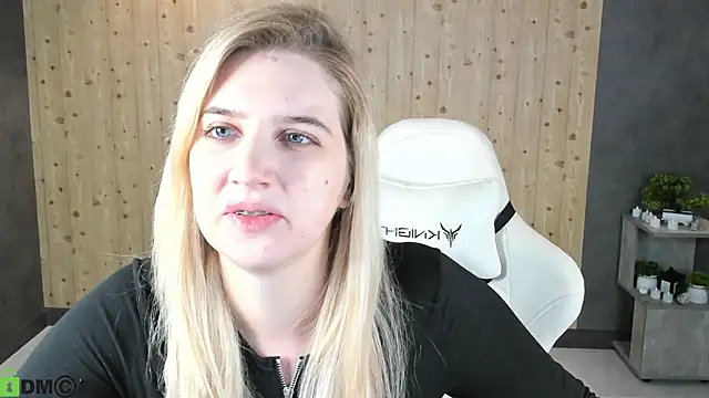 Snapshot of SoftLana chatting on 6, 2, 2026 SoftLana online show from 6, 2, 2026