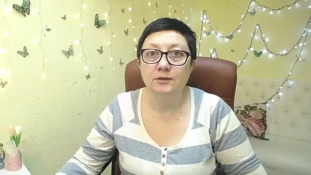 EmilyL0ve online show from 17, 3, 2026