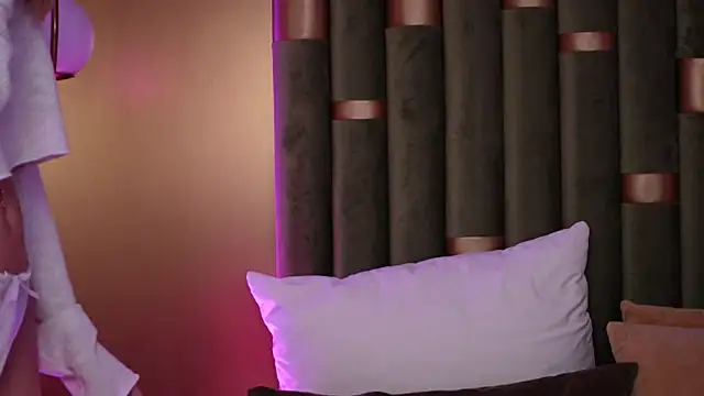 AmeliaAngel online show from 13, 11, 2025