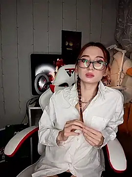 Moon Flora online show from 17, 1, 2026