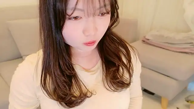   Yui  online show from 9, 4, 2026