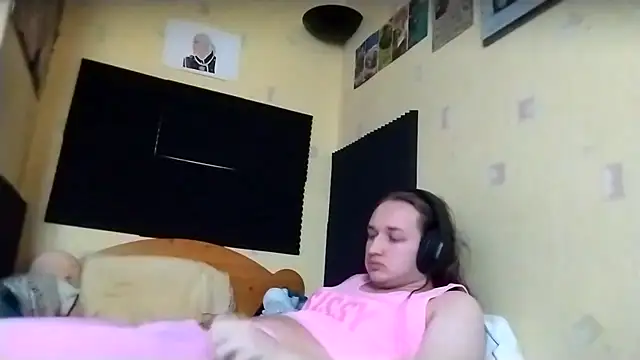 julialafemboy59 online show from 5, 2, 2026