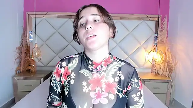 NikollHills online show from 8, 1, 2026