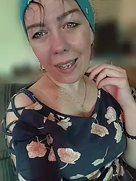 Snapshot of SweetTastes chatting on 5, 7, 2026 SweetTastes online show from 5, 7, 2026