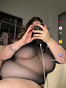 Snapshot of cherrylust12 chatting on 11, 6, 2026 cherrylust12 online show from 11, 6, 2026